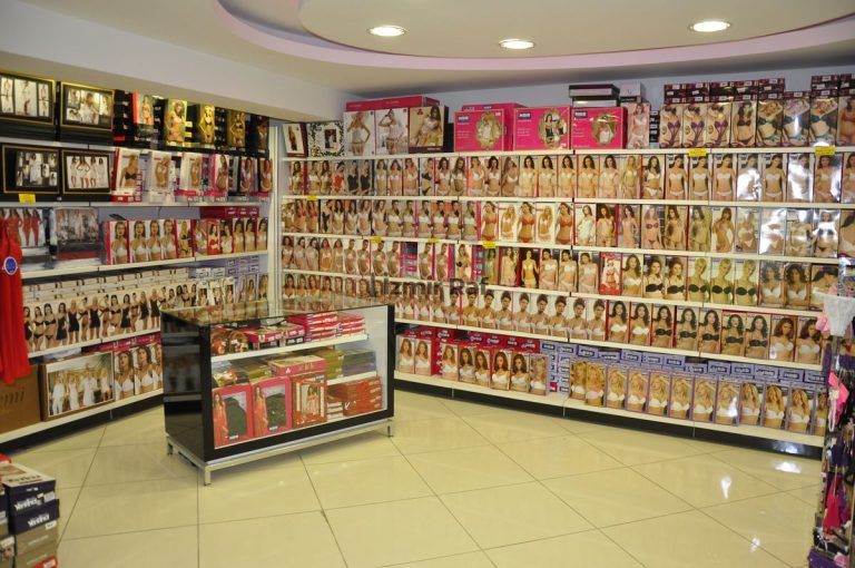 Ic-Camasir-Magaza-Raflari-izmir-raf-sistemleri-raf-ve-magaza-tasarim-10